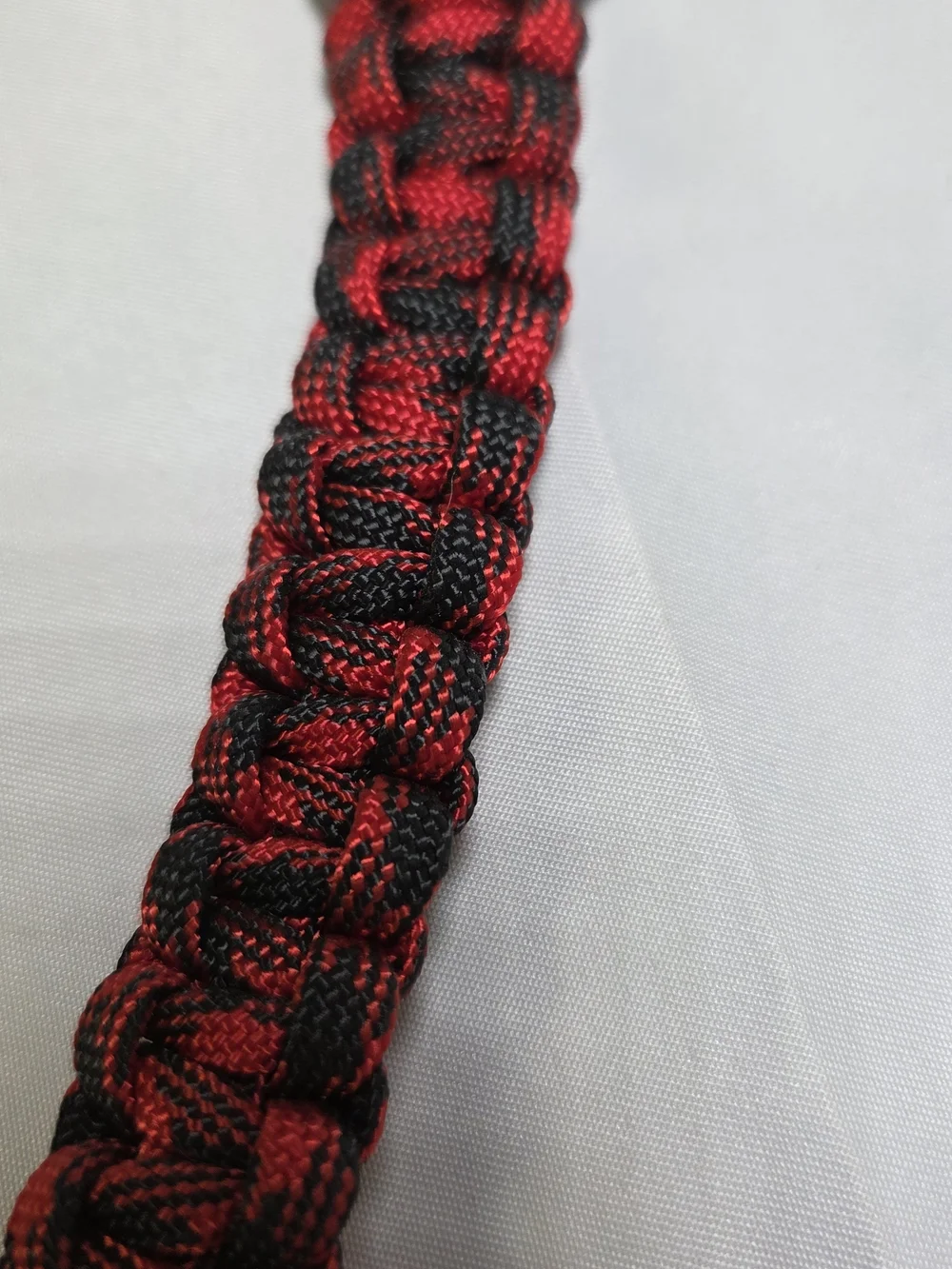 Paracord Keychain‎ with Carabiner - Black & Red